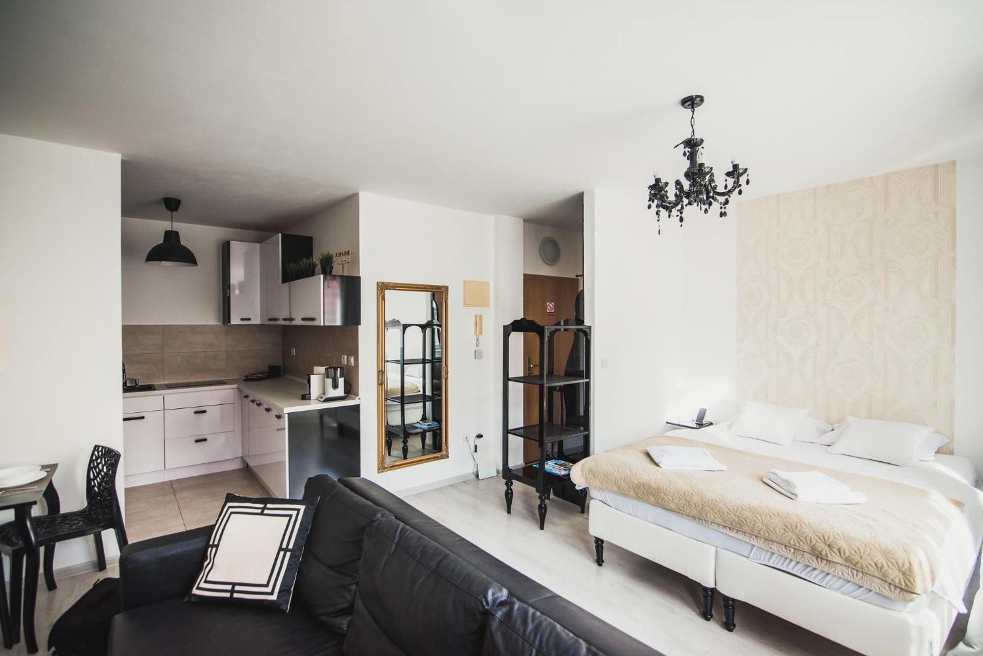 Zara Luxury Apartments The Absolute Center Of Zilina Exterior photo