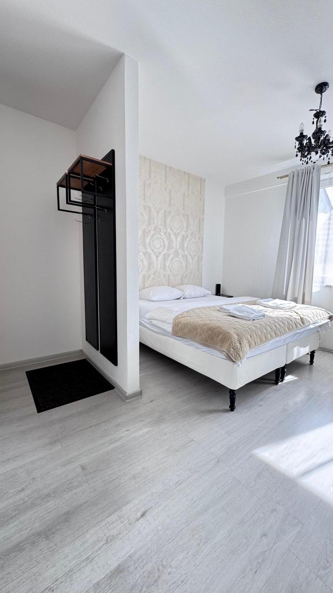 Zara Luxury Apartments The Absolute Center Of Zilina Exterior photo