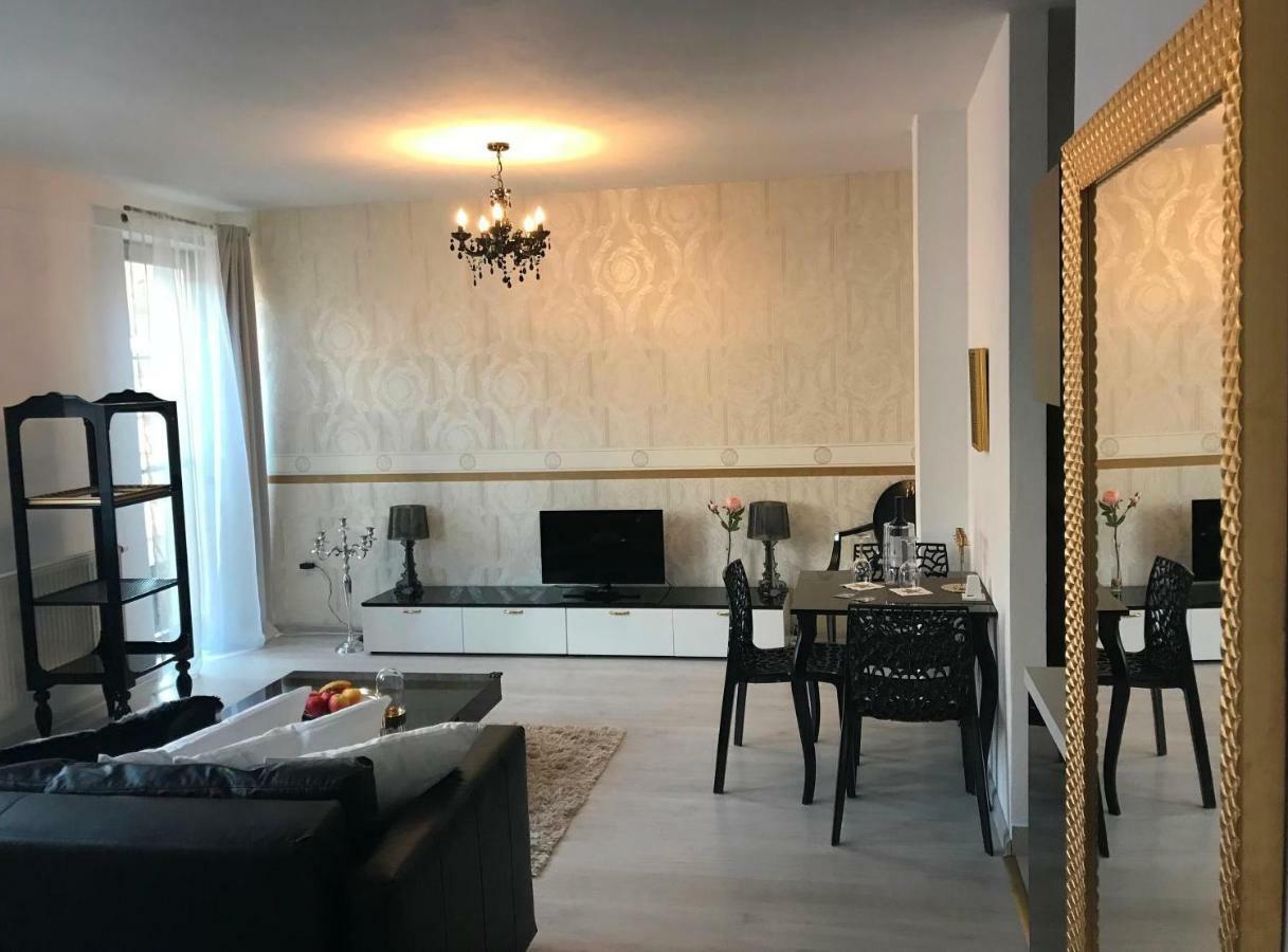 Zara Luxury Apartments The Absolute Center Of Zilina Exterior photo
